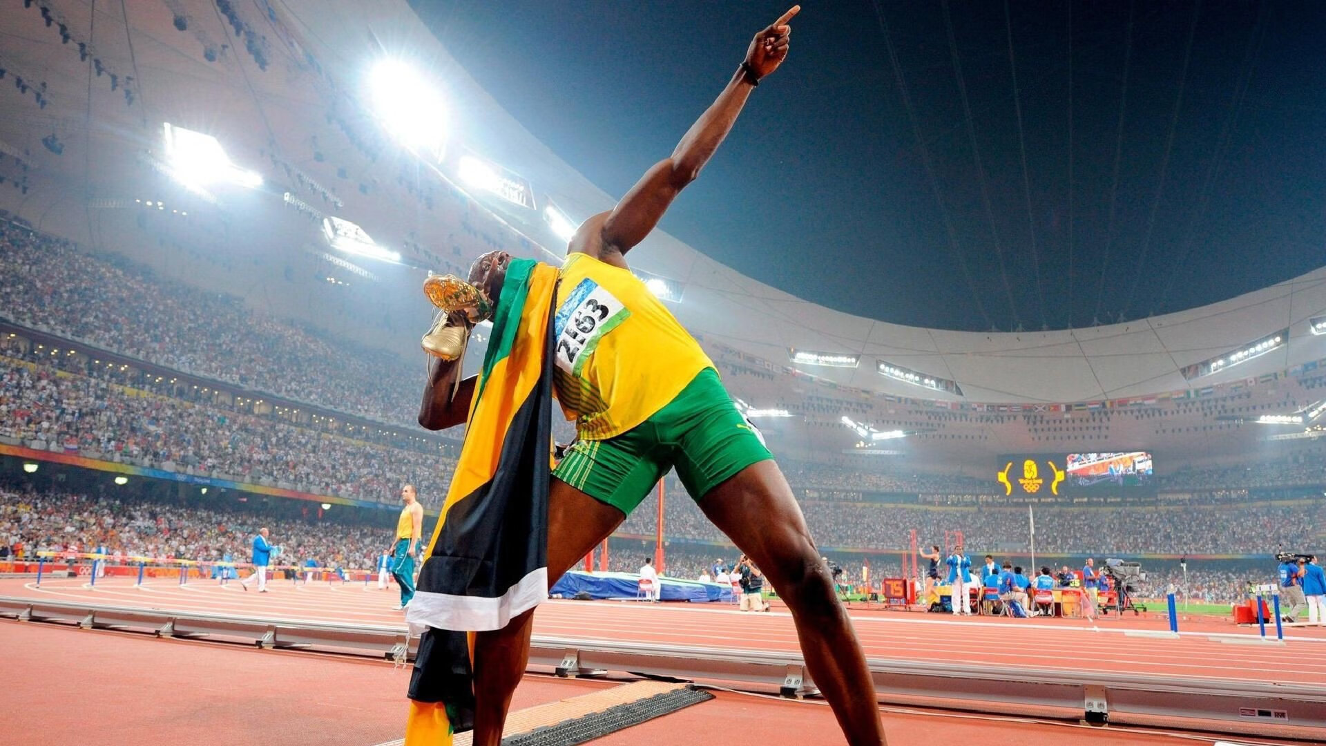 史上最闪耀“冠军夜”：荣耀永载足球史册，荣耀冠军球队之魂